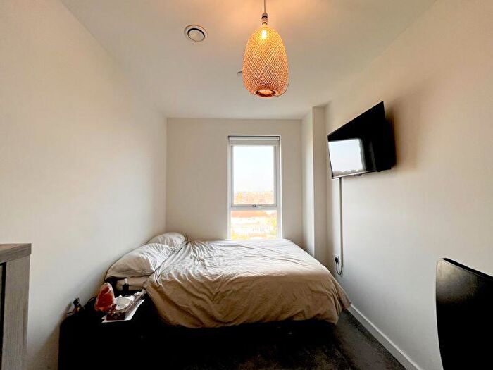 2 Bedroom Flat For Sale In Westmoreland Road, London, NW9