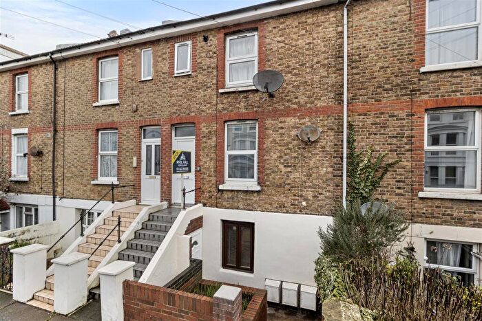 1 Bedroom Flat For Sale In Langney Road, Eastbourne, BN21