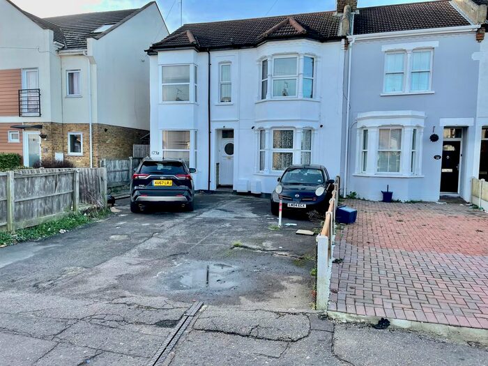 1 Bedroom Flat To Rent In North Road, Westcliff-On-Sea/ Southend On Sea, SS0