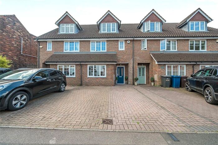 4 Bedroom Terraced House For Sale In Kings Road, Haslemere, Surrey, GU27