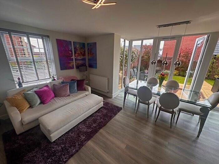 4 Bedroom House To Rent In Chestnut Close, Burton Upon Trent., DE14