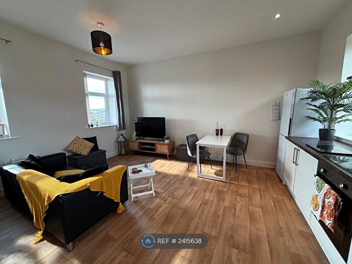 1 Bedroom Flat To Rent In Broadway House, Horsforth, Leeds, LS18