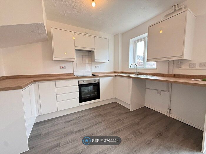 3 Bedroom Semi Detached House To Rent In Hitchin St, Biggleswade, SG18