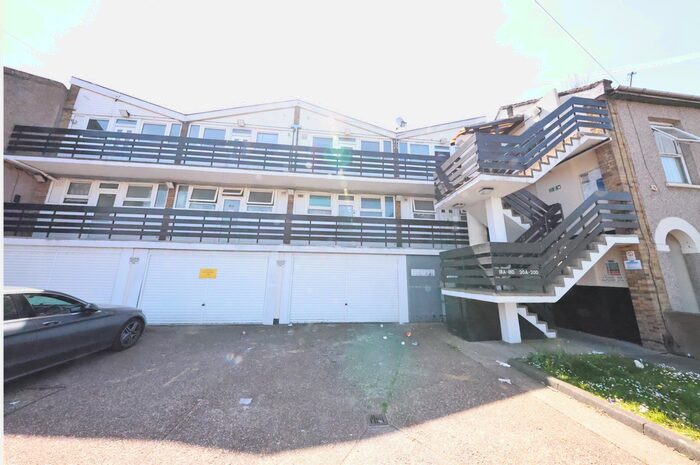 2 Bedroom Flat To Rent In Boleyn Road, London, Upton Park, E7