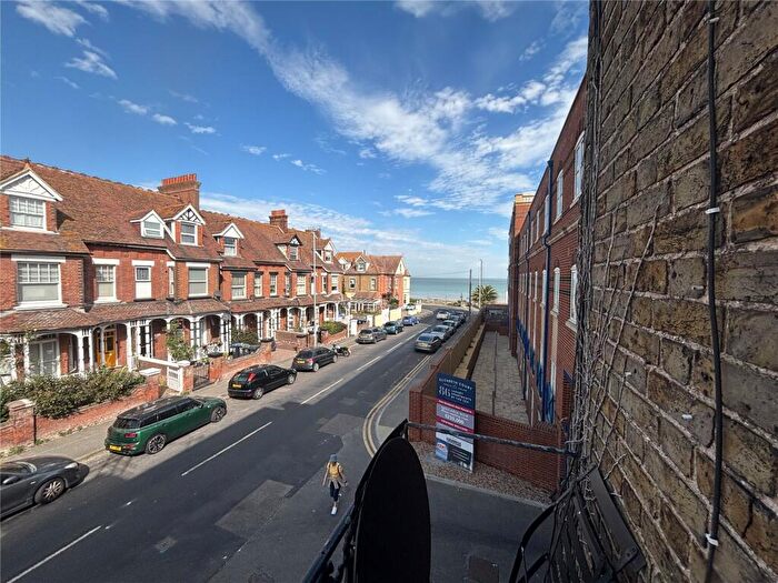 1 Bedroom Apartment For Sale In Westbrook Gardens, Margate, Kent, CT9