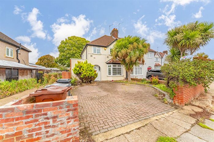 3 Bedroom Semi-Detached House For Sale In Sutton Way, Hounslow, TW5