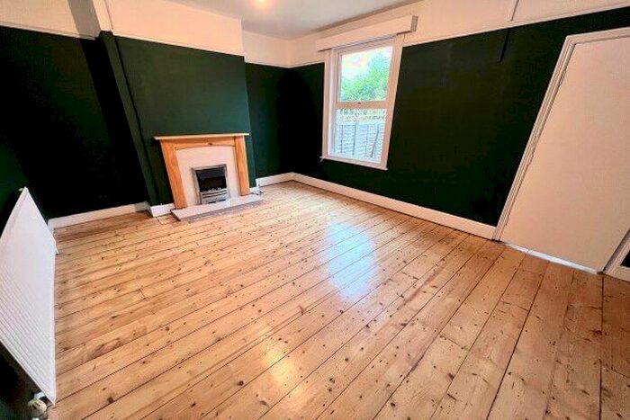 4 Bedroom Terraced House To Rent In Featherstone Road, Bristol, BS16