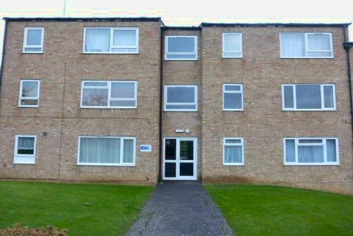 2 Bedroom Flat To Rent In Burrows Court, Northampton, NN3