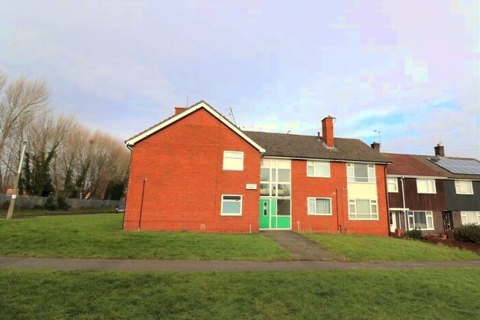 2 Bedroom Flat To Rent In Parklands, Ellesmere Port, Cheshire, CH66