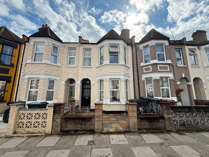 5 Bedroom Terraced House To Rent In Chesterfield Gardens, London, N4