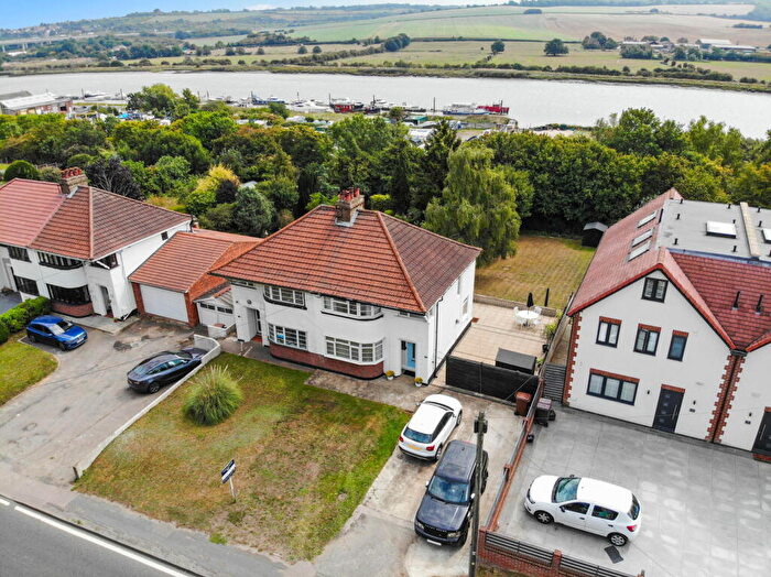 3 Bedroom Semi-Detached House For Sale In Rochester Road, Cuxton, Rochester, ME2
