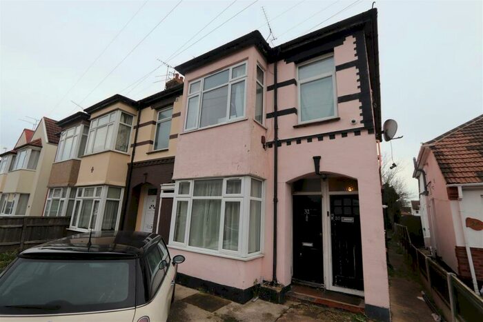 2 Bedroom Flat To Rent In Seaforth Avenue, Southend-On-Sea, SS2