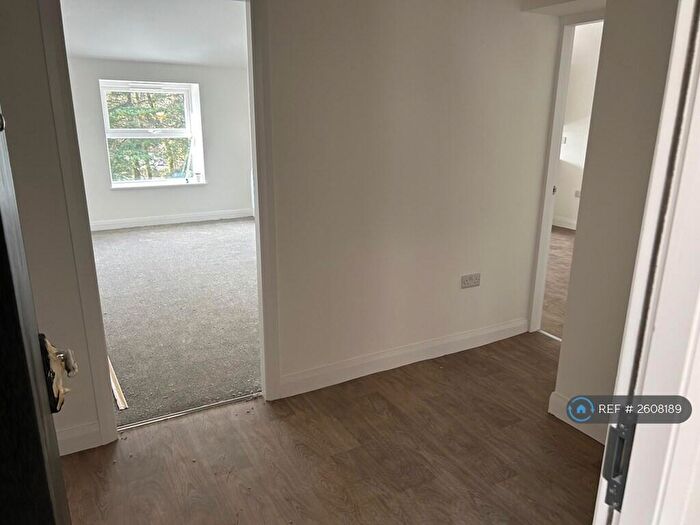 2 Bedroom Flat To Rent In Bury Road, Rawtenstall, Rossendale, BB4