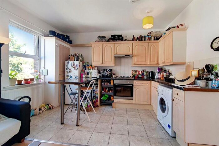 1 Bedroom Flat To Rent In Gleneldon Mews, Streatham Station, SW16