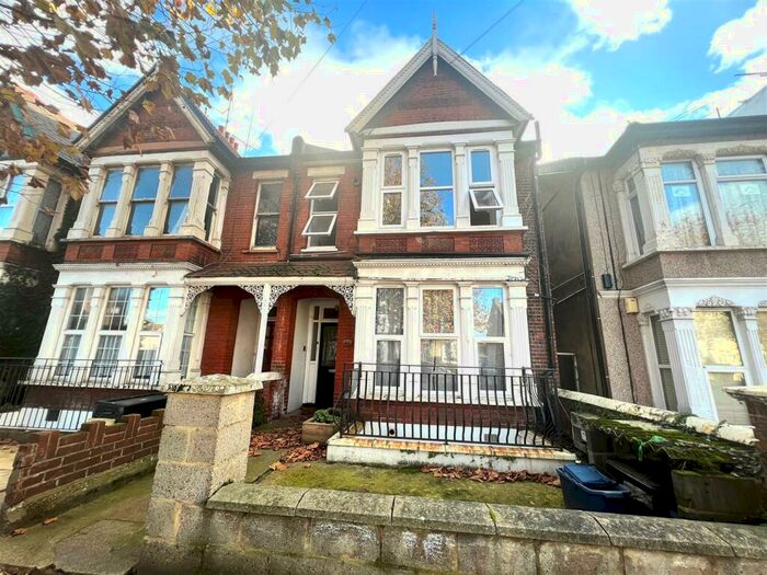 1 Bedroom Apartment To Rent In Kilworth Avenue, Southend-On-Sea, SS1