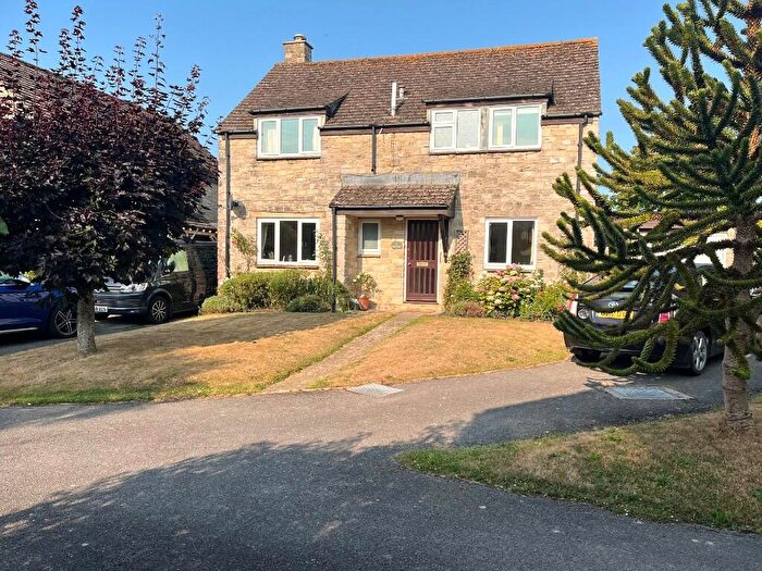 3 Bedroom Link Detached House For Sale In Colletts Close, BH20