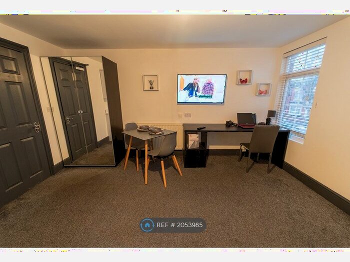 Studio To Rent In Hallewell Road, Birmingham, B16