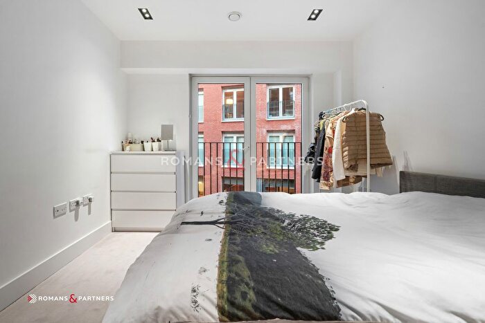 1 Bedroom Flat For Sale In Keybridge Tower, Nine Elms, SW8