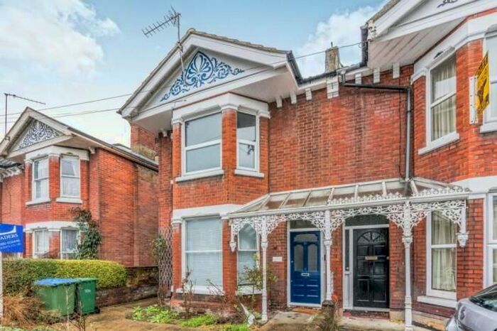 2 Bedroom Maisonette To Rent In Morris Road, Southampton, SO15