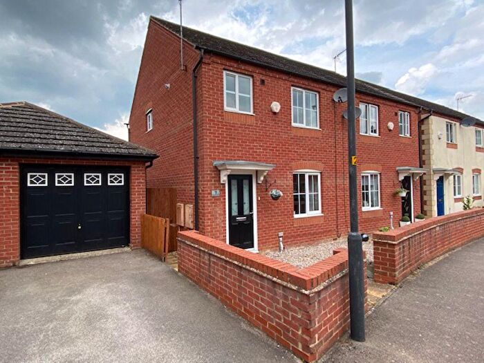 3 Bedroom Semi Detached House To Rent In High Barns Close, Grange Park, Northampton, NN4