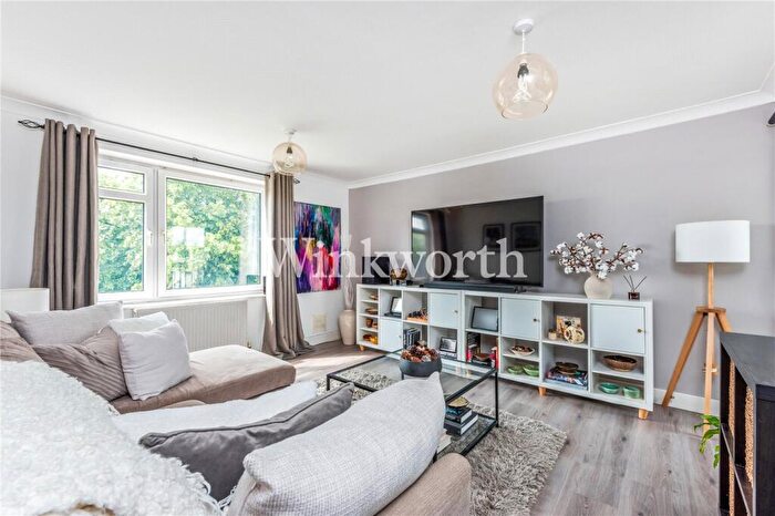 2 Bedroom Apartment To Rent In West Green Road, London, N15