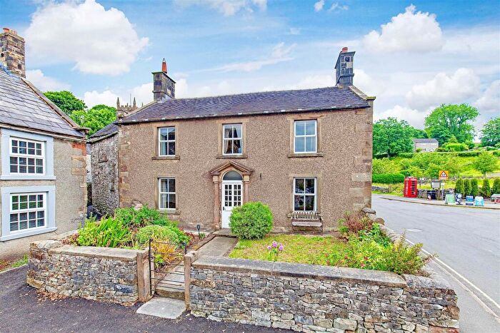 3 Bedroom Detached House For Sale In Market Place, Hartington, Buxton, SK17