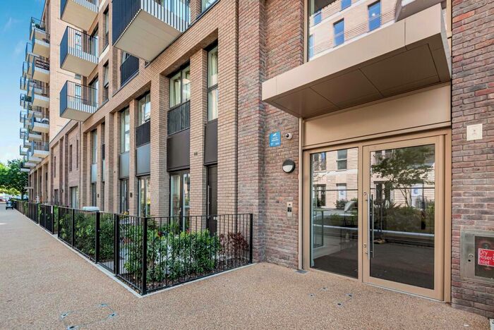 2 Bedroom Flat To Rent In Carraway Street, Reading, RG1