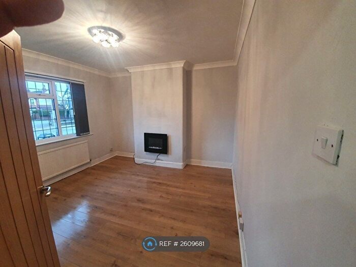 2 Bedroom Flat To Rent In Wigan Lane, Wigan, WN1