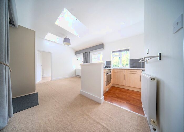 1 Bedroom Flat To Rent In Park Road, Southborough, Tunbridge Wells, TN4