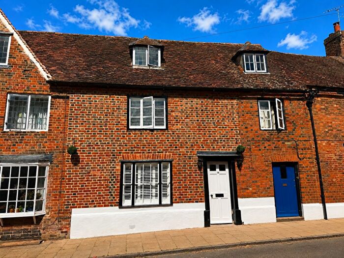 3 Bedroom Cottage For Sale In Church Street, Buckingham, Buckinghamshire, MK18