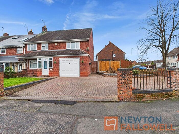 4 Bedroom End Of Terrace House For Sale In Kirkstall Crescent, Walsall, WS3