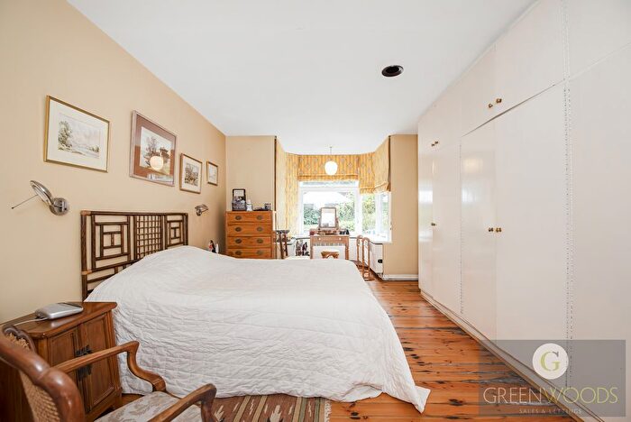 4 Bedroom Bungalow For Sale In Princes Way, London, SW19