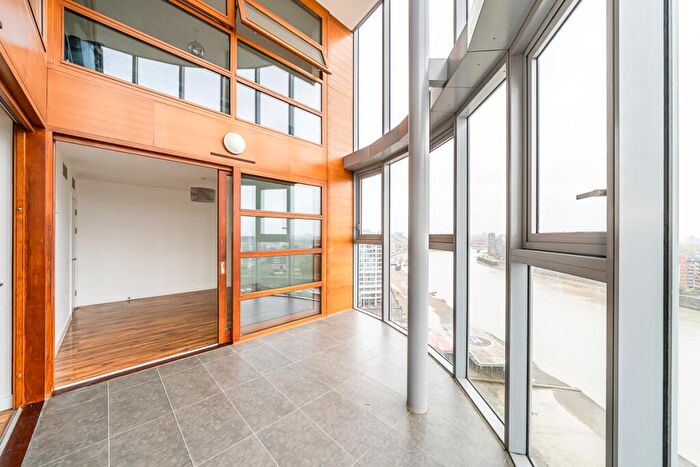 3 Bedroom Duplex To Rent In Falcon Wharf, SW11