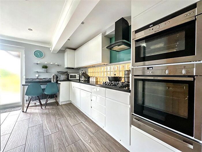 3 Bedroom Semi-Detached House For Sale In Pump Lane, Rainham, Gillingham, Kent, ME8