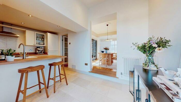 3 Bedroom Terraced House For Sale In John Street, Penarth, CF64