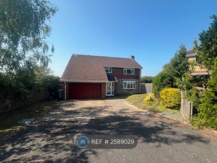 4 Bedroom Detached House To Rent In Staplers Road, Newport, PO30