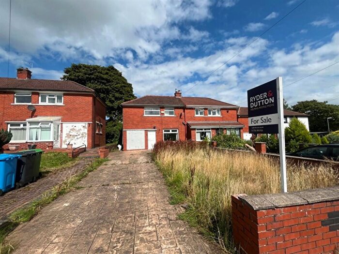 2 Bedroom Semi Detached House For Sale In Alwin Road, Shaw, Oldham, OL2