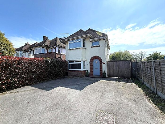 3 Bedroom Detached House For Sale In Wimborne Road, Oakdale, Poole, BH15