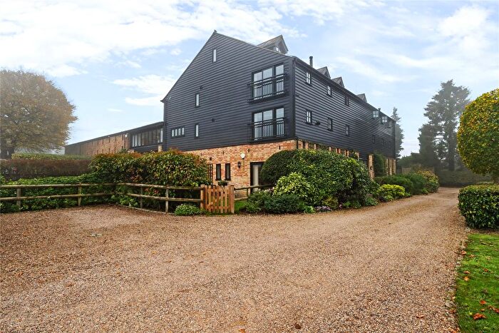 2 Bedroom Flat For Sale In Main Road, Knockholt, Sevenoaks, Kent, TN14