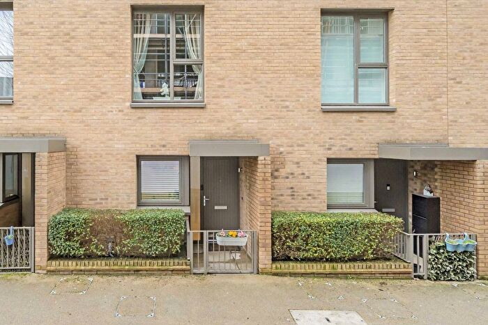 2 Bedroom Flat For Sale In Milton Road, London, NW9