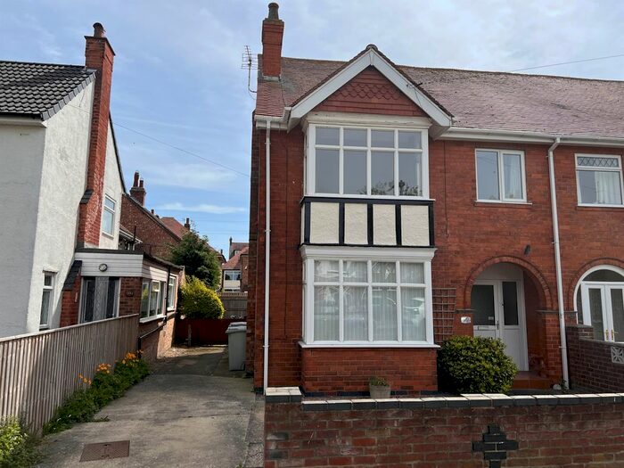 2 Bedroom Flat To Rent In Park Avenue, Skegness, Lincs, PE25