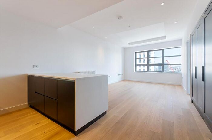 1 Bedroom Flat To Rent In Kent Building, London City Island, E14