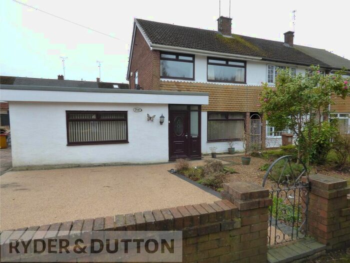 4 Bedroom End Of Terrace House To Rent In Edenfield Road, Rochdale, Greater Manchester, OL11