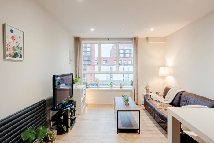 2 Bedroom Flat For Sale In Catherines House Dalby Avenue, Bedminster, Bristol, BS3