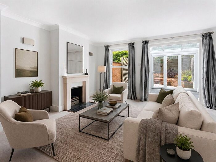 4 Bedroom End Of Terrace House To Rent In Cavalry Gardens, London, SW15