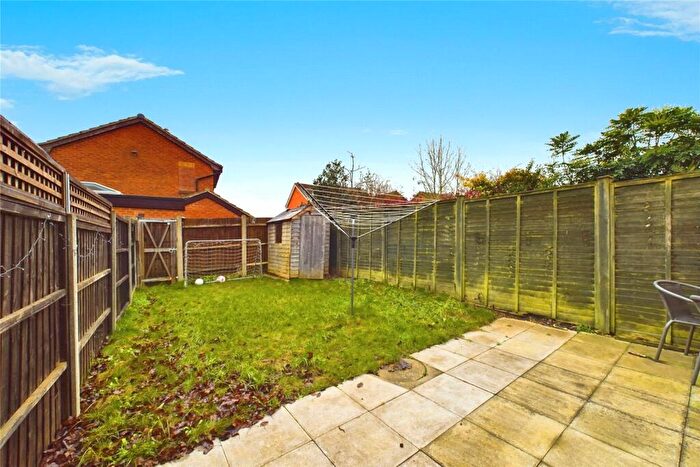 1 Bedroom Maisonette To Rent In Warley Rise, Tilehurst, Reading, Berkshire, RG31