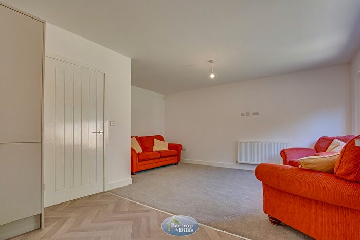 2 Bedroom Semi-Detached Bungalow For Sale In Hewer Drive, Costhorpe, S81