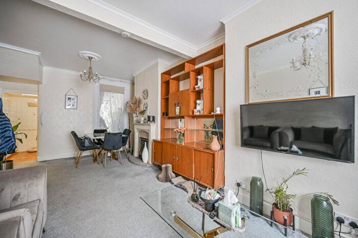 3 Bedroom Terraced House For Sale In Corporation Street, Stratford, London, E15