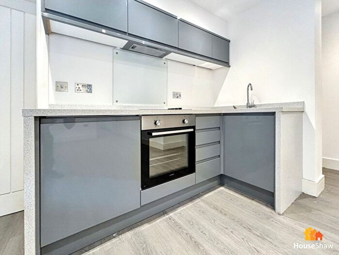 1 Bedroom Flat To Rent In Elgiva Lane, Chesham, HP5