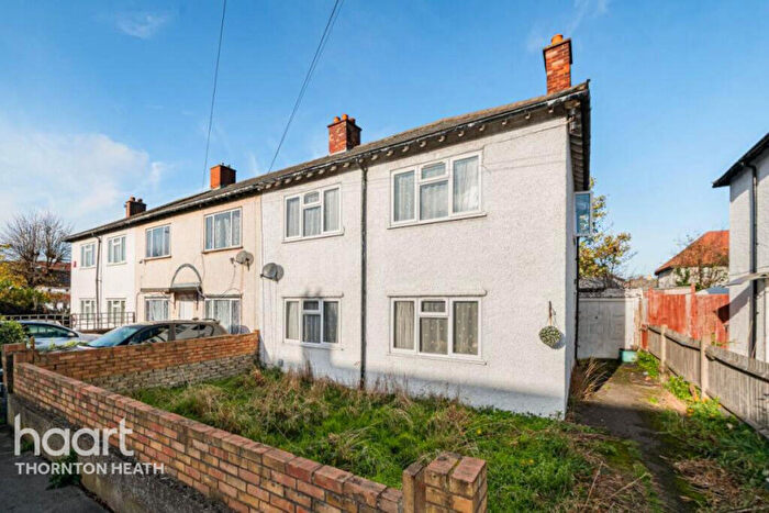 4 Bedroom End Of Terrace House For Sale In Highbury Avenue, Thornton Heath, CR7